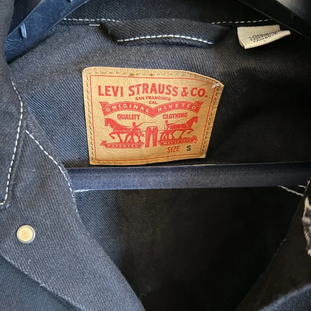 Black Levi Denim Jeans Jacket - Picture 2 of 4